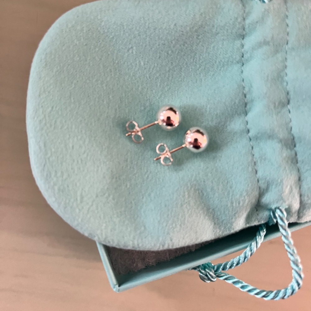 Absolutely brand new Tiffany studs